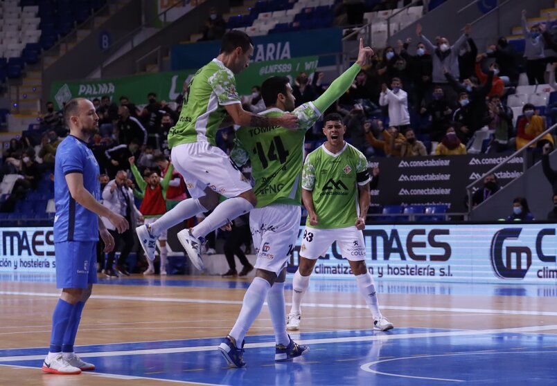 Tomaz celebrando su gol en el Palma Futsal 1-0 Viña Albali Valdepeñas

Foto: Palma Futsal