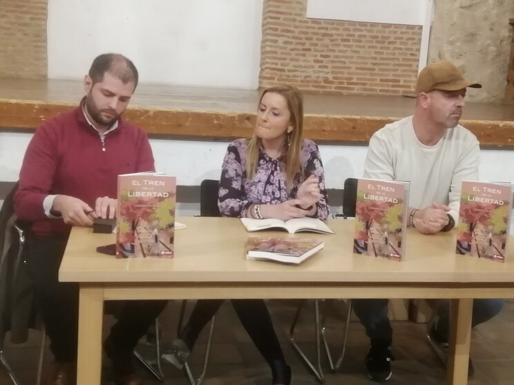 Presentación del libro El Tren de la Libertad, de Sergio Ortega (2)