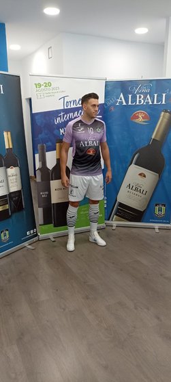 Equipaciones Viña Albali Vadepeñas Temporada 2023 2024 (1)