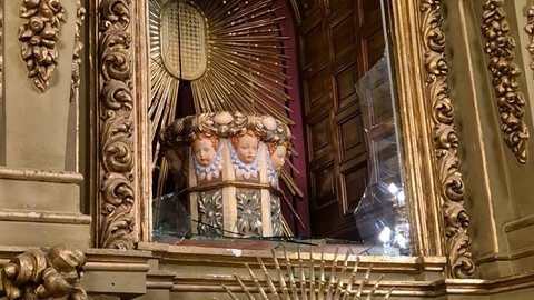 Hornacina de la Virgen vacía