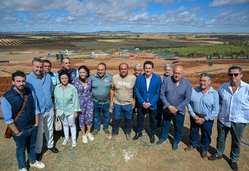 Visita del presidente de la Diputación al circuito de motocross de Cózar