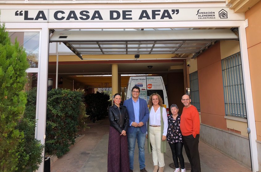 Eulalio Díaz-Cano visita AFA Valdepeñas