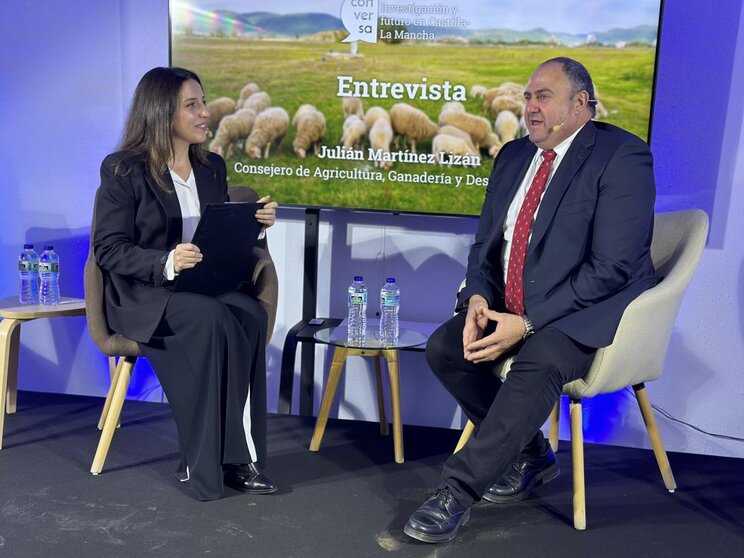 El consejero de Agricultura en el foro de la Cadena Ser celebrado hoy en el CERSYRA de Valdepeñas