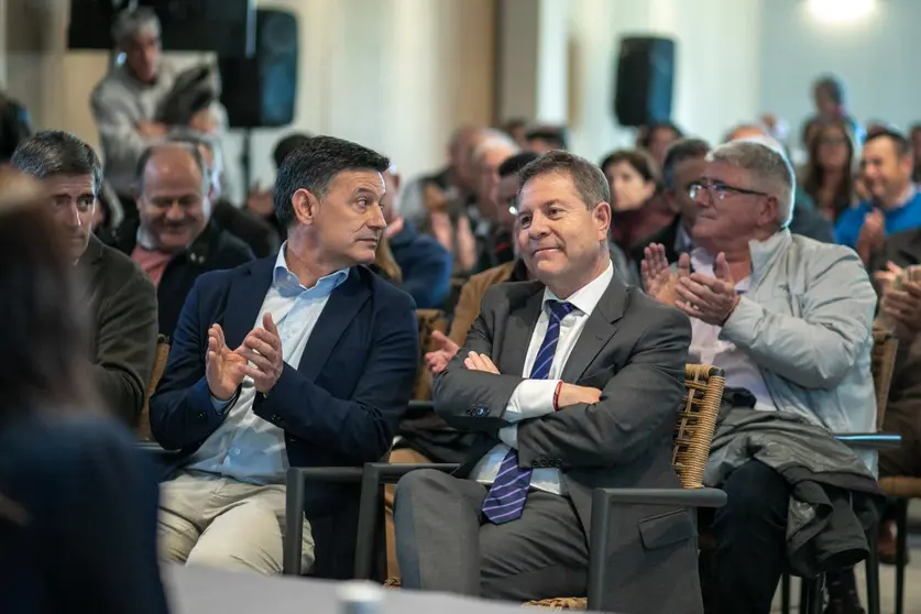 El presidente de Castilla-La Mancha en el congreso regional de la Unión de Pequeños Agricultores