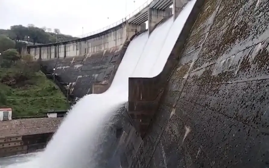 Presa de Fresnedas ayer