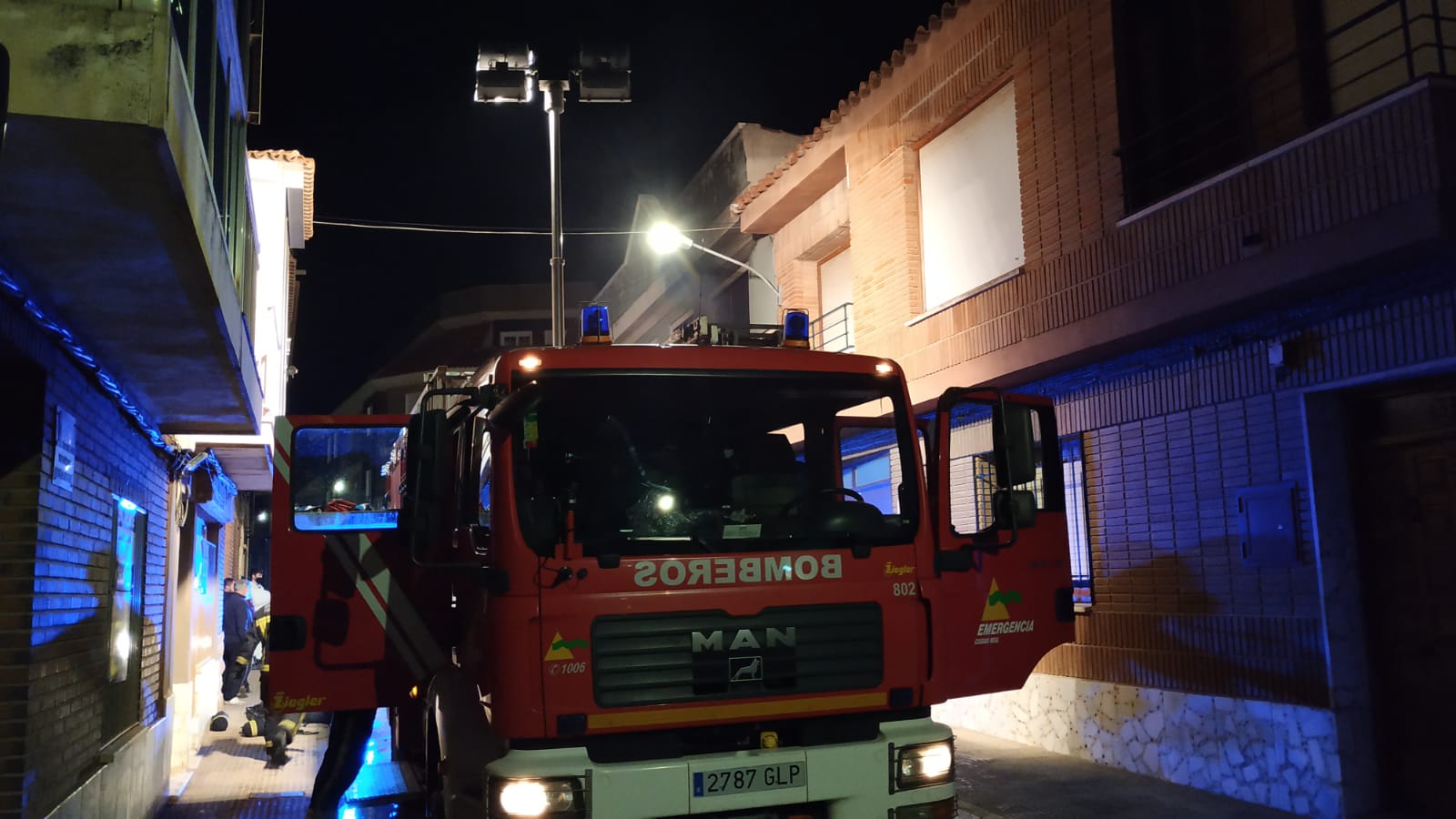 Incendio taller de fontanería

Foto: Bomberos de Valdepeñas