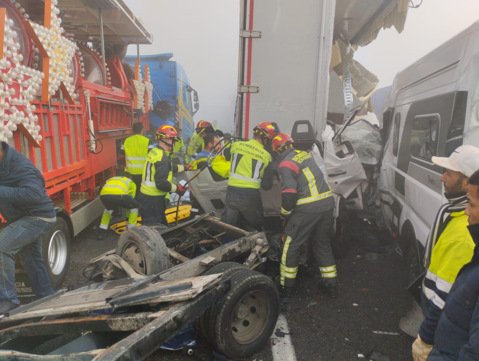 Dos colisiones m ltiples por la niebla dejan tres fallecidos y